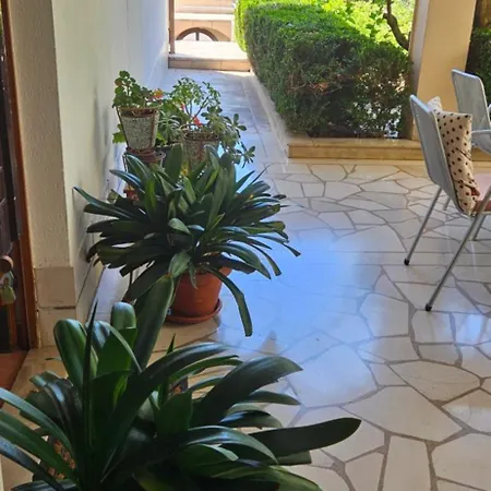 Nikolic 1 Apartment Makarska