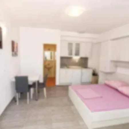Nikolic 1 Daire Makarska
